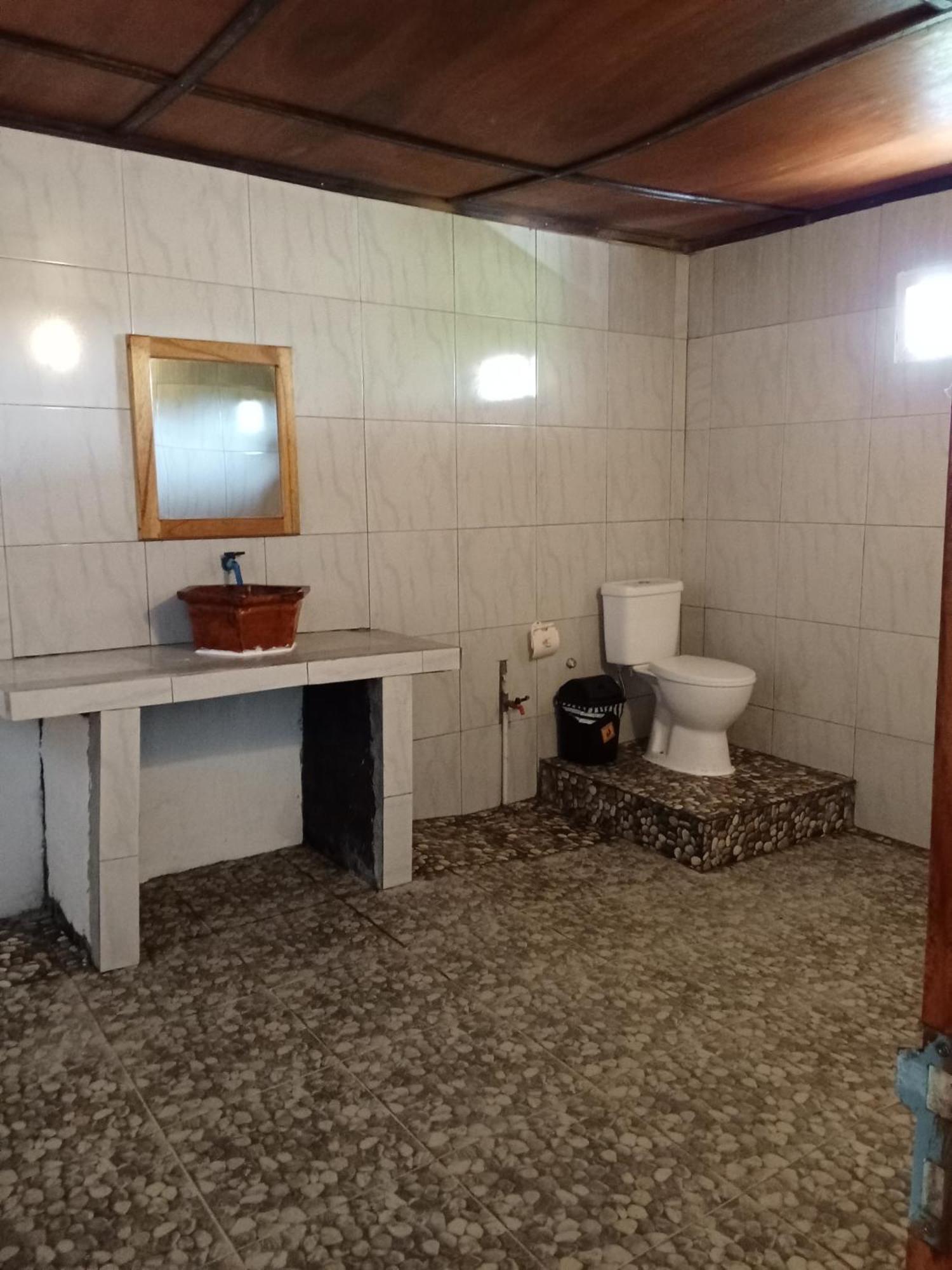 Feby'S Homestay Ekas Szoba fotó